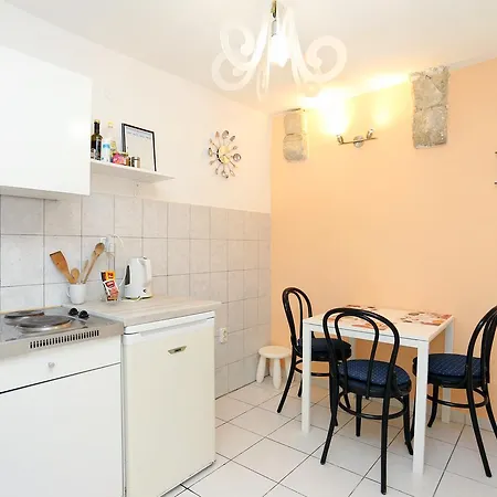 13659a Apartment